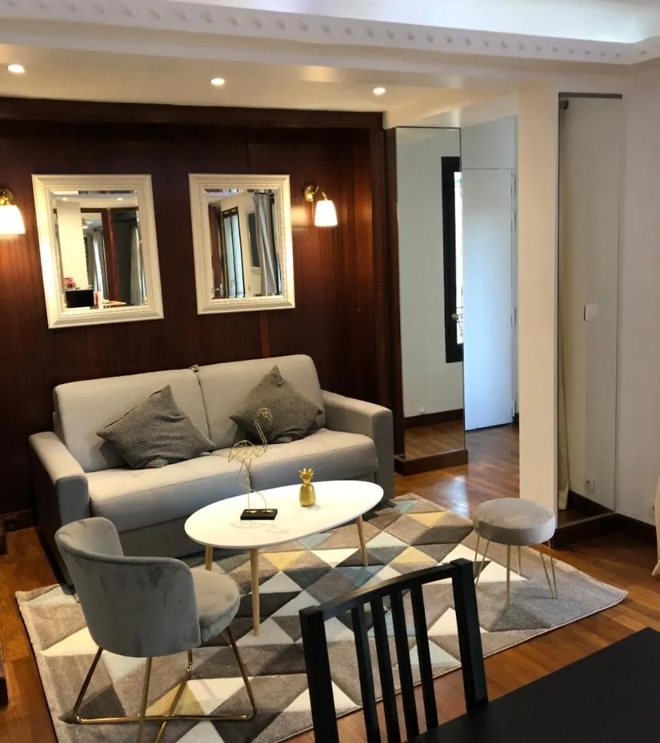 Cosy - Triangle D'or * Paris