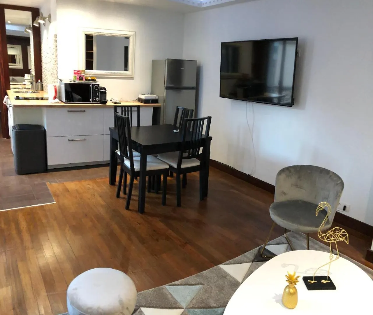 Cosy - Triangle D'or Apartment *